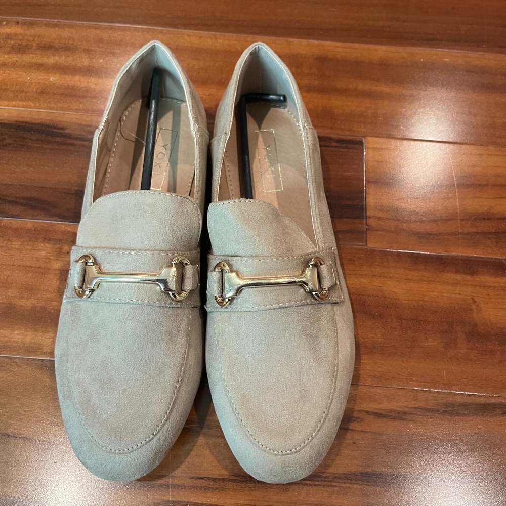 Beige Loafer Flat Shoe Yoki Chaslie-15 Faux Suede Horsebit Buckle New Size 7